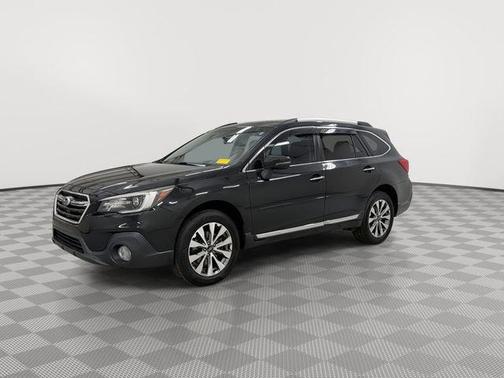 Crystal Black Silica 2018 Subaru Outback 3.6R Touring