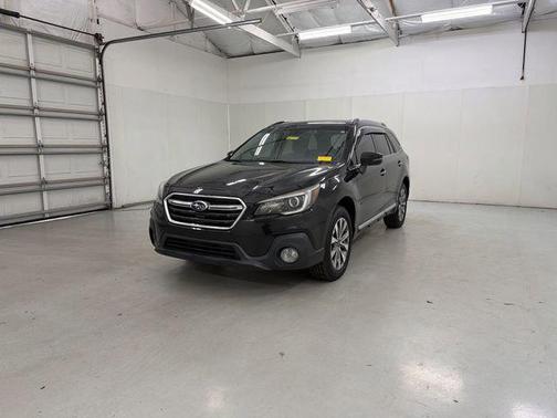 Crystal Black Silica 2018 Subaru Outback 3.6R Touring