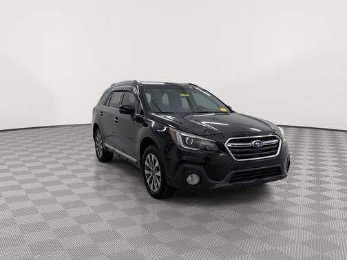 Crystal Black Silica 2018 Subaru Outback 3.6R Touring