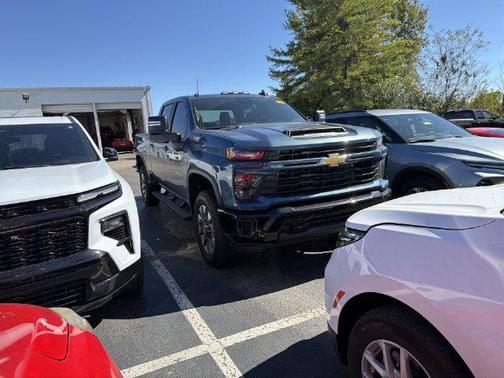 Lakeshore Blue Metallic 2026 Chevrolet Silverado 2500 Custom