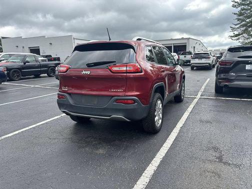 Brilliant Black Crystal Pearlcoat 2014 Jeep Cherokee Limited