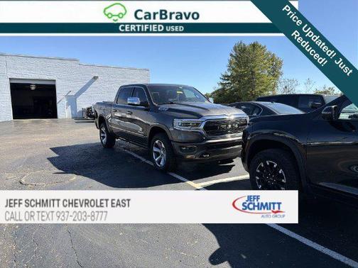 Granite Crystal Metallic Clearcoat 2019 RAM 1500 Limited