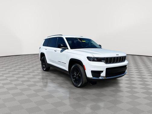 Bright White Clearcoat 2023 Jeep Grand Cherokee L Laredo