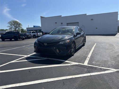 2020 Toyota Camry SE