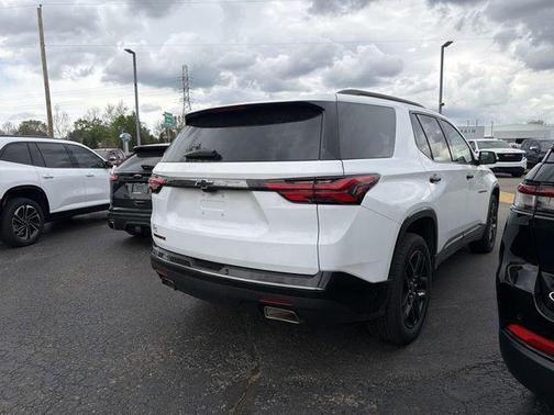 Summit White 2023 Chevrolet Traverse Premier