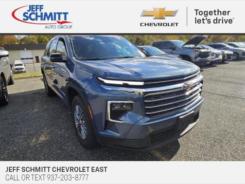 2025 Chevrolet Traverse LT