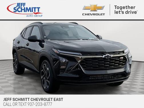 Mosaic Black Metallic 2026 Chevrolet Trax FWD 2RS