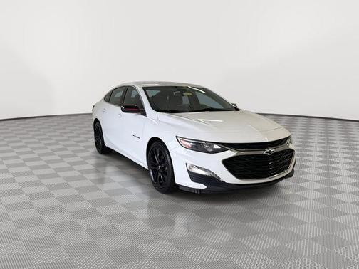 Summit White 2022 Chevrolet Malibu FWD LT