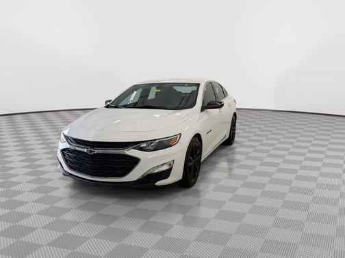 Summit White 2022 Chevrolet Malibu FWD LT