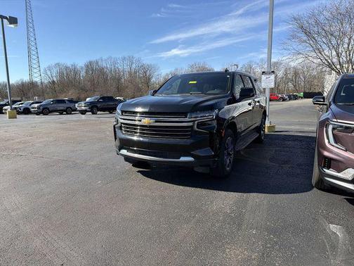 2024 Chevrolet Suburban LT
