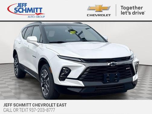 Iridescent Pearl Tricoat 2025 Chevrolet Blazer RS