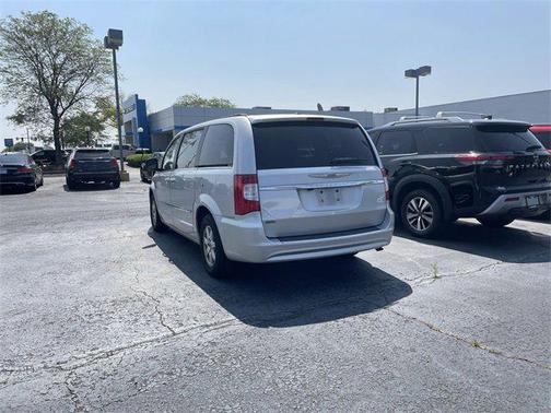 2012 Chrysler Town & Country Touring