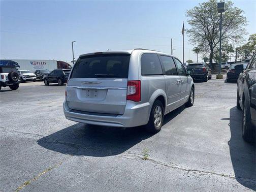 2012 Chrysler Town & Country Touring