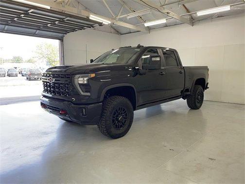 2025 Chevrolet Silverado 2500 4WD Crew Cab Standard Bed ZR2