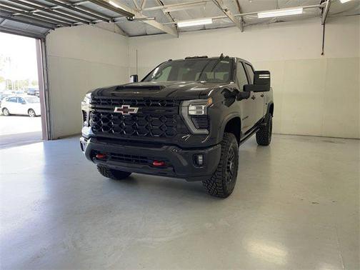 2025 Chevrolet Silverado 2500 4WD Crew Cab Standard Bed ZR2