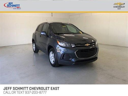 Photo 1 of 29 of 2021 Chevrolet Trax LS