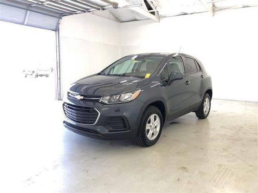 Photo 4 of 29 of 2021 Chevrolet Trax LS