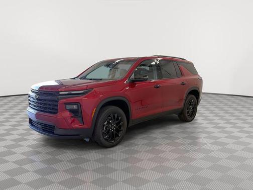 Radiant Red Tintcoat 2026 Chevrolet Traverse LT