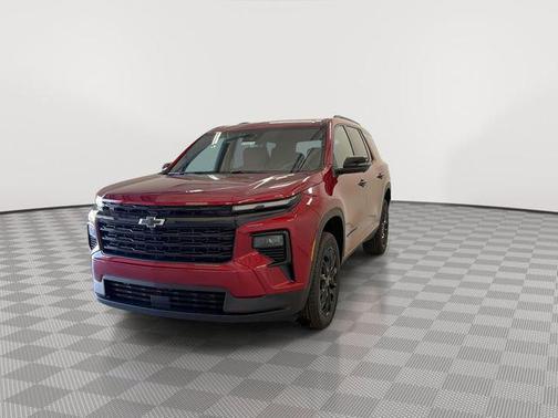Radiant Red Tintcoat 2026 Chevrolet Traverse LT