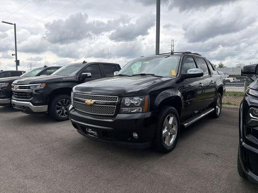 Black 2013 Chevrolet Avalanche LT