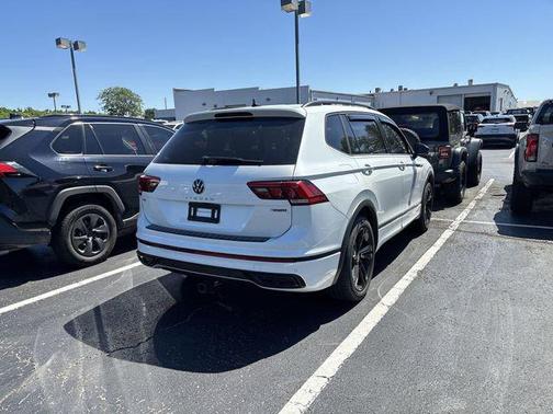 Opal White Pearl 2024 Volkswagen Tiguan 2.0T SE R-Line Black 4MOTION