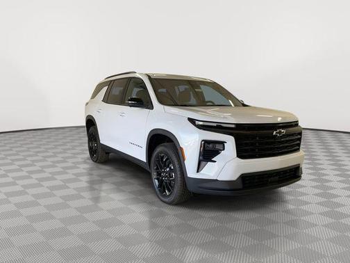Polar White Tricoat 2026 Chevrolet Traverse LT