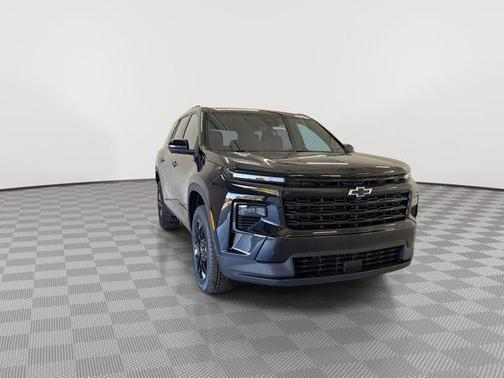 Mosaic Black Metallic 2026 Chevrolet Traverse LT