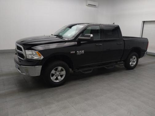Diamond Black Crystal Pearlcoat 2020 RAM 1500 Tradesman