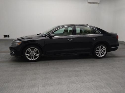 Deep Black Pearl Metallic 2018 Volkswagen Passat 2.0T SE