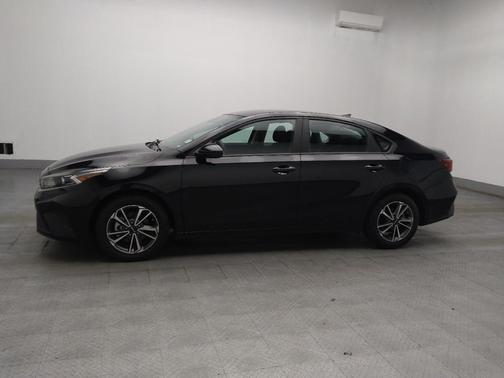 Aurora Black 2022 Kia Forte LXS