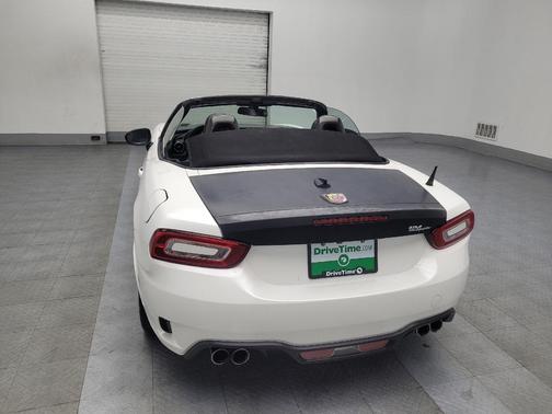 2018 FIAT 124 Spider Base