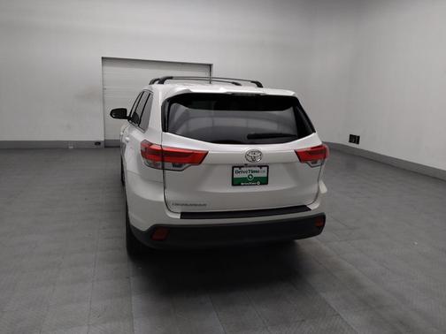 2017 Toyota Highlander LE I4