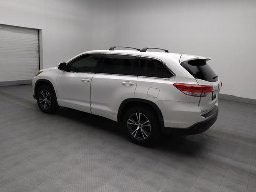 2017 Toyota Highlander LE I4