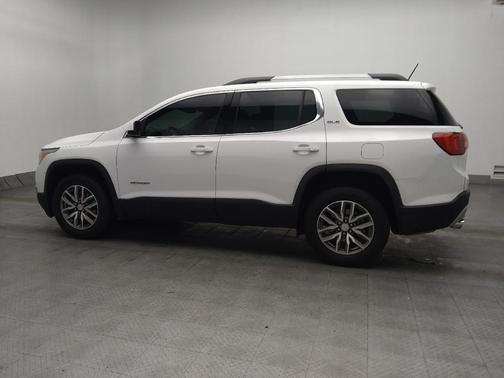 White 2019 GMC Acadia SLE-2