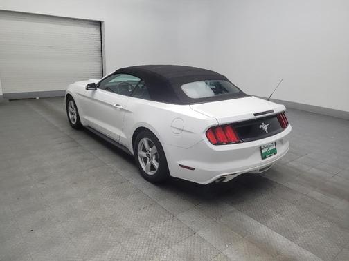 Oxford White 2016 Ford Mustang V6