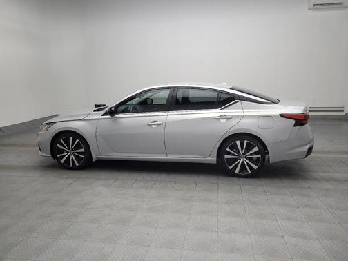 2022 Nissan Altima SR FWD