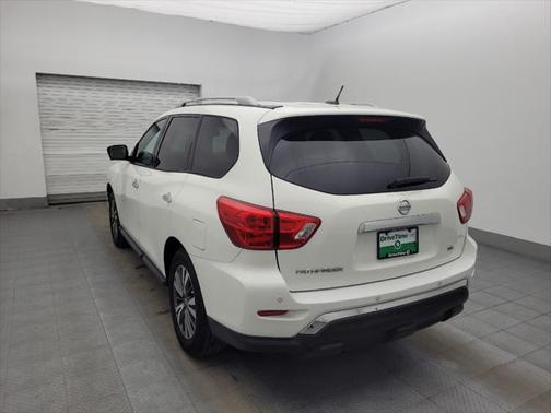 2017 Nissan Pathfinder SL