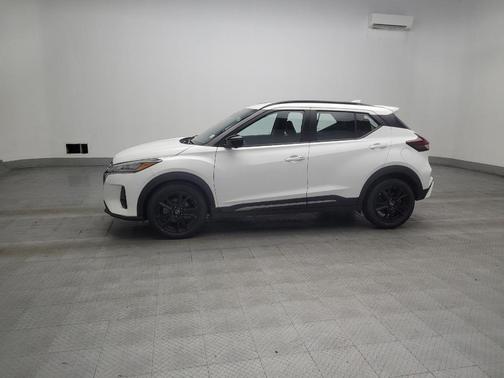 Fresh Powder 2024 Nissan Kicks SR