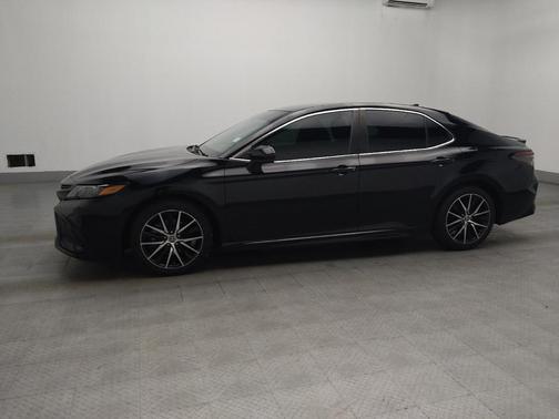 Midnight Black Metallic 2021 Toyota Camry SE