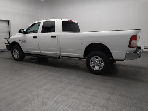 Bright White Clearcoat 2018 RAM 2500 Tradesman Crew Cab 4x4 8' Box