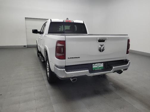 Bright White Clearcoat 2020 RAM 1500 Laramie