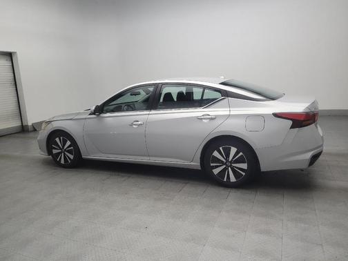 Brilliant Silver Metallic 2022 Nissan Altima 2.5 SV