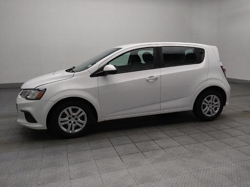 Summit White 2020 Chevrolet Sonic FWD Hatchback 1FL 5-Door