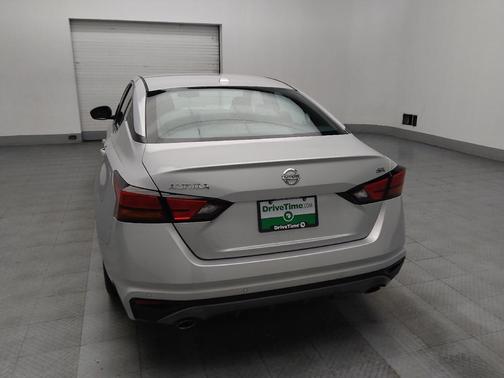 2022 Nissan Altima SR FWD