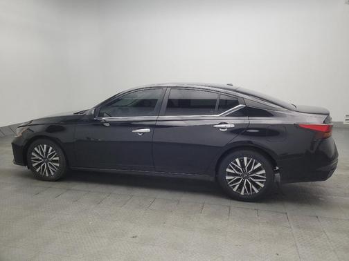 Super Black 2024 Nissan Altima 2.5 SV