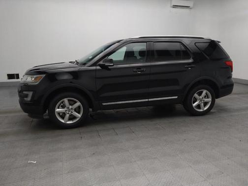 White Platinum Metallic Tri-Coat 2017 Ford Explorer XLT