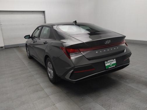 Amazon Gray 2024 Hyundai ELANTRA SE