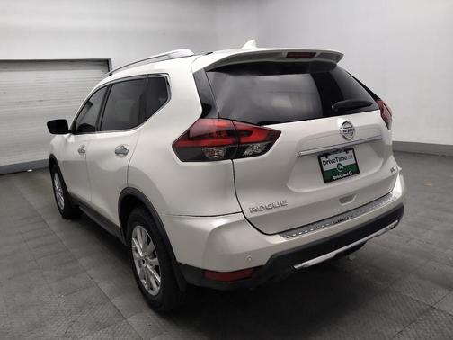 White 2020 Nissan Rogue SV