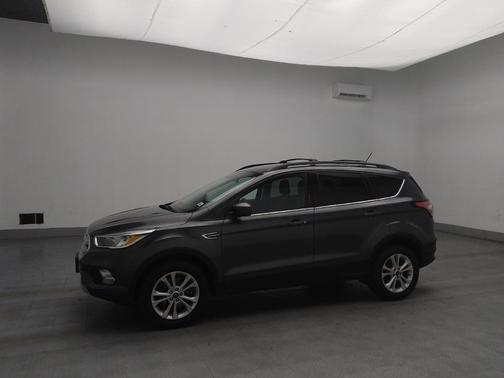 Magnetic Metallic 2018 Ford Escape SE