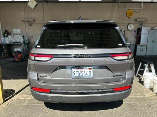 Metallic 2025 Jeep Grand Cherokee Limited